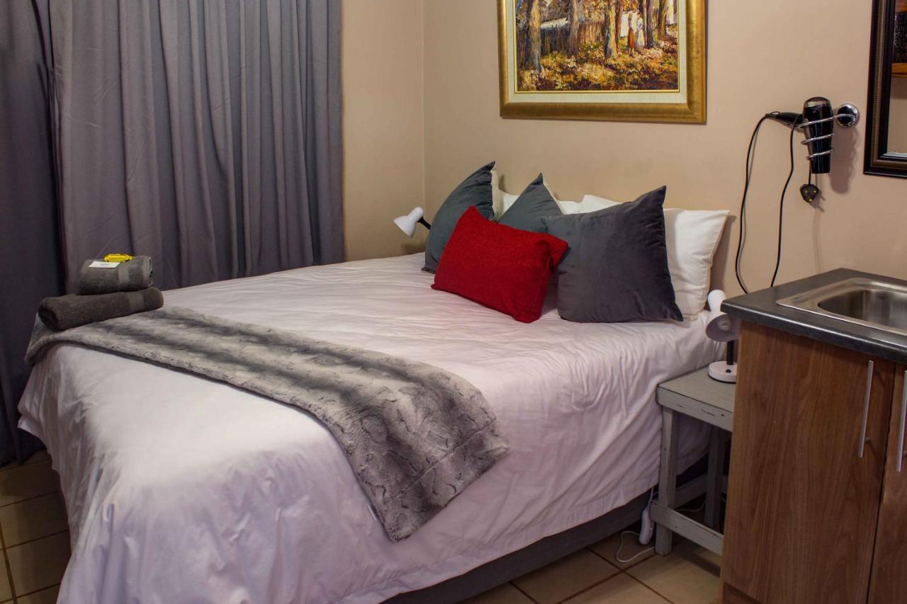 Melsetter'S Guesthouse Блоемфонтейн Екстериор снимка